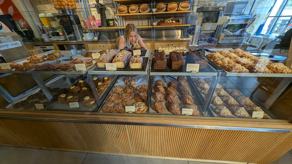 Simpsons Bakery – bakery in Girvan town centre
